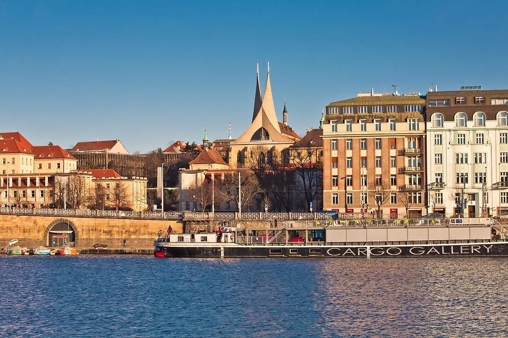 Admiral Botel Prag
