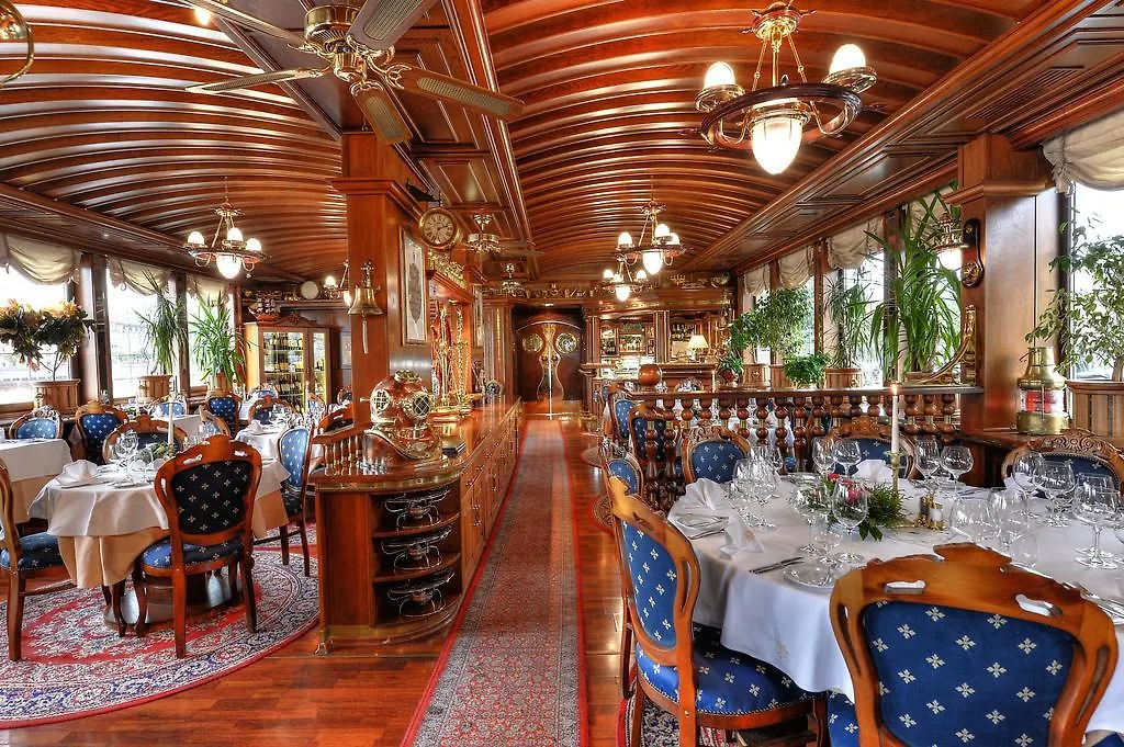 ***  Admiral Botel Prag Tschechische Republik