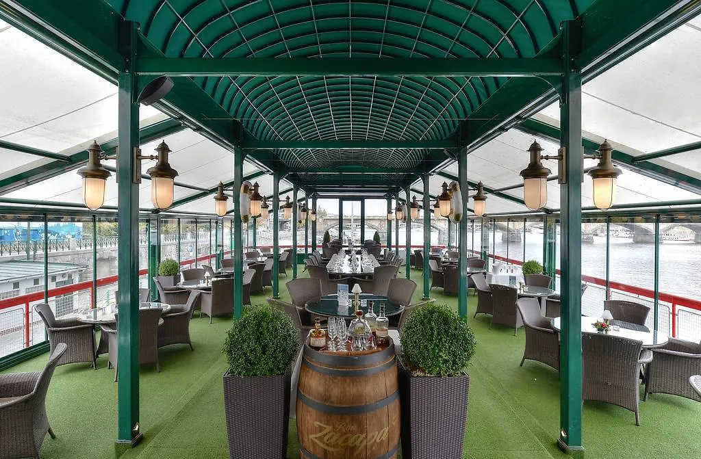 Admiral Botel Prague 3*,